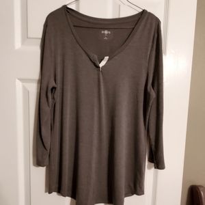 Shirt pull over 3/4 sleeves